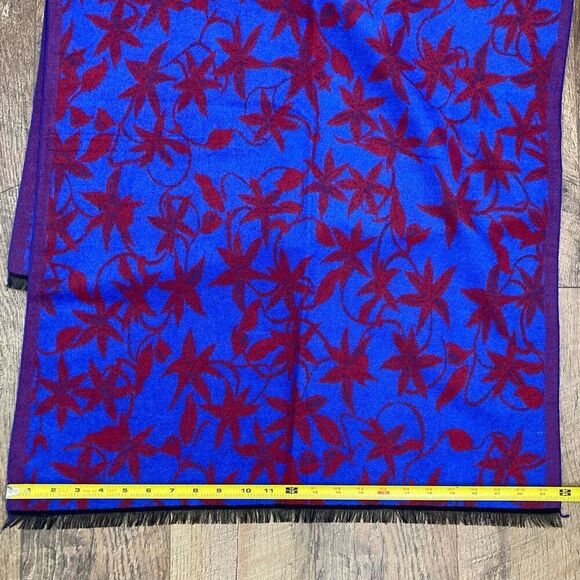 Pretty Persuasions Reversible Floral Blue Red Scarf Wrap Rectangular Shawl NWT - Picture 6 of 7